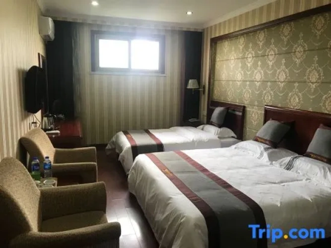 Deluxe Suite