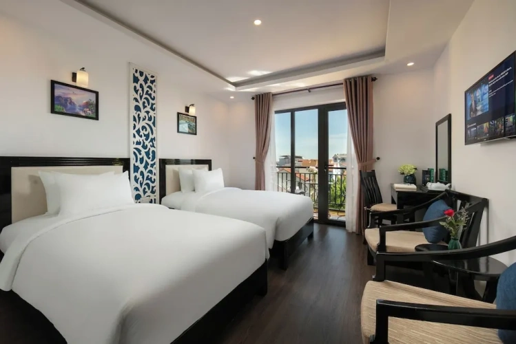 Deluxe Twin room with balcony and with pool view