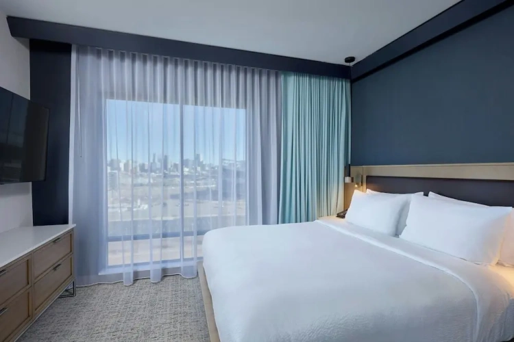 1 Bedroom Suite with city view
