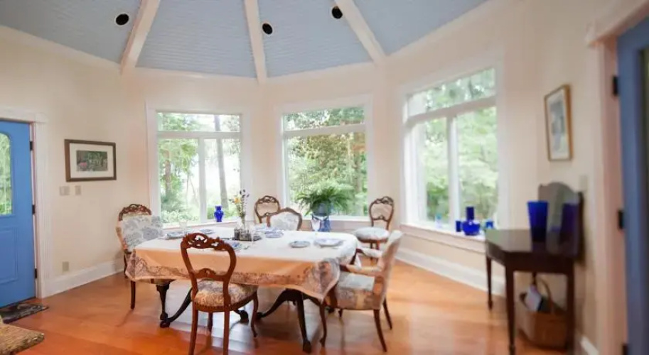 Heron Cove Bed & Breakfast