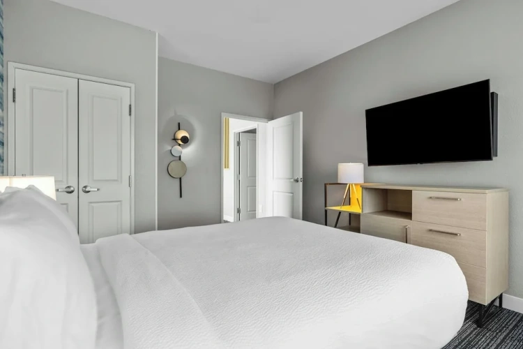 1 Bedroom Suite