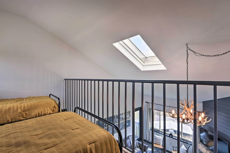 Pool Access & Balcony: Mtn-view Gatlinburg Condo