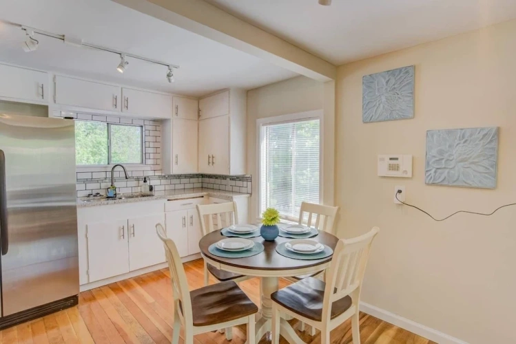 3 Bedrooms Cottage