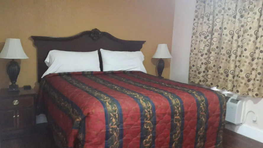 American Regency Inn