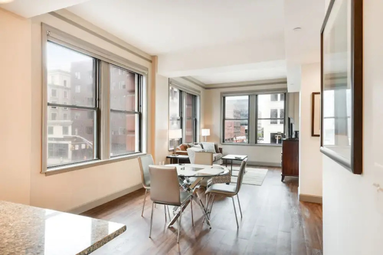 16th St Luxury Rentals