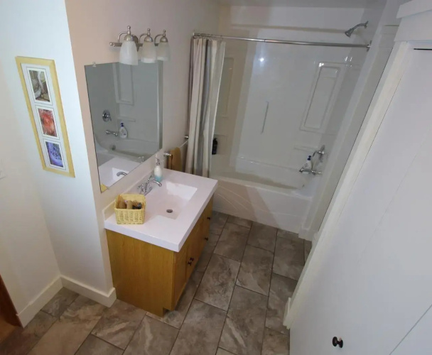 Mossy Hill Suite