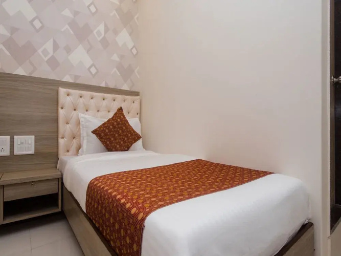 Golden Arch By OYO Rooms
