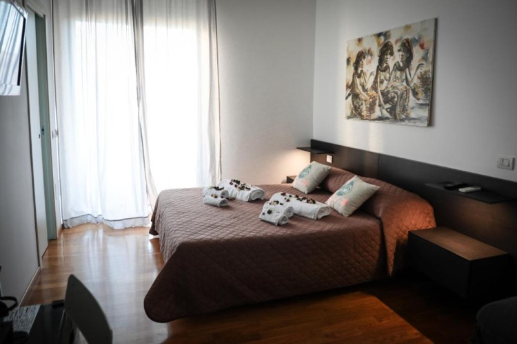 Standard Triple room with balcony