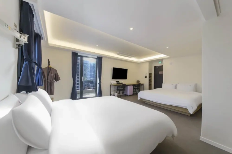 Standard Twin Family room