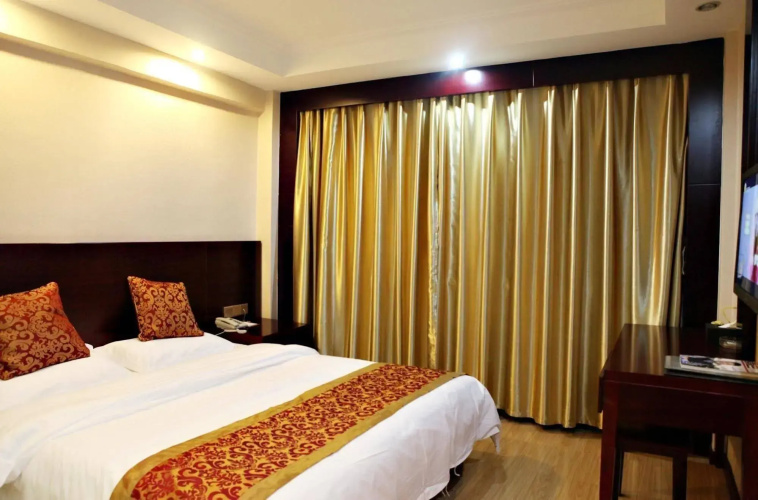 Binjiang Holiday Hotel