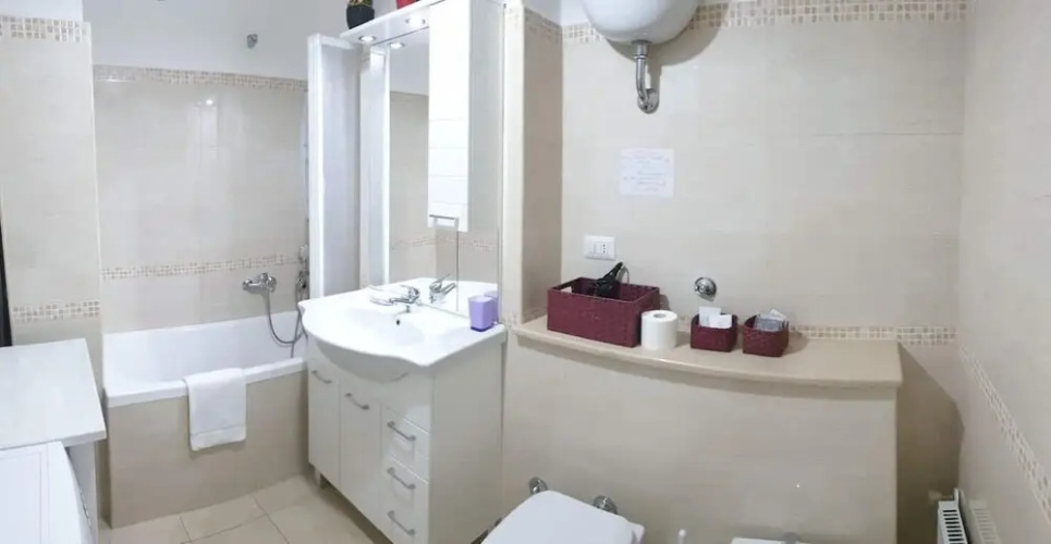 Inviting 2-bed Apartment in Roma Close Colosseum