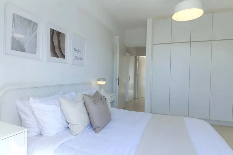 Phaedrus Living Byzantium Modern City Flat