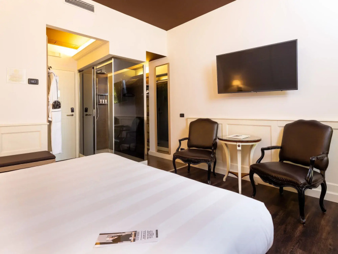 The Glam Boutique Hotel & Apt