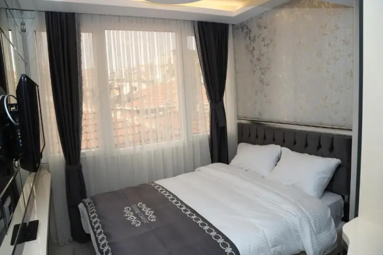 Grand Tower Hotel