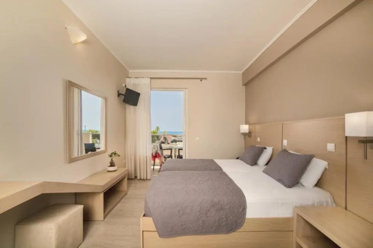 Twin room with sea view