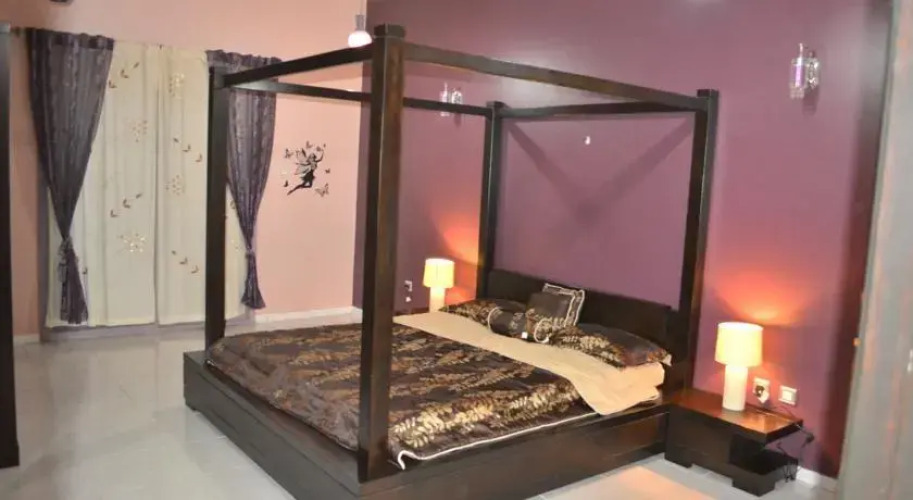 Master Bedroom Al Nokhtha Street - Image 2