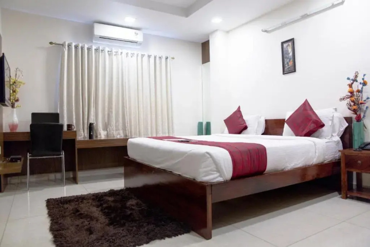 SKYLA Service Apartment Road No.10