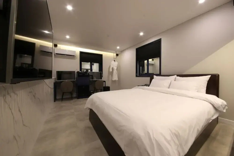 Ekklim Hotel