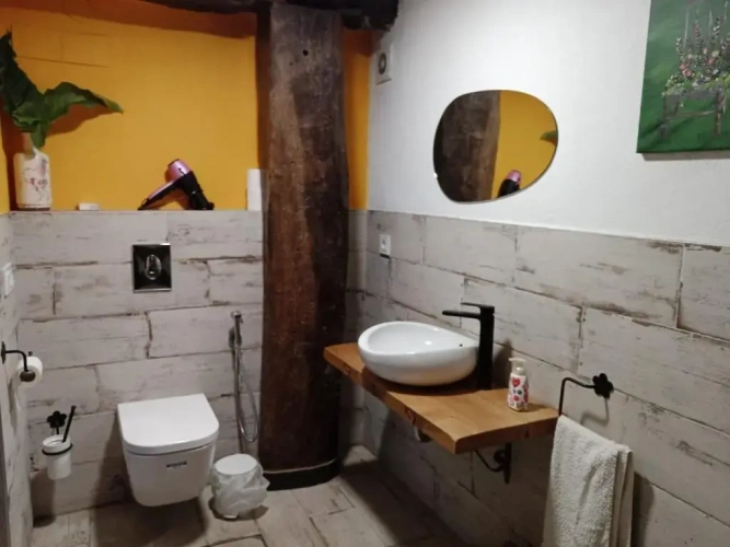 2 Bedrooms Cottage