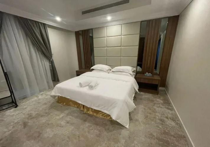 Red Waves suites