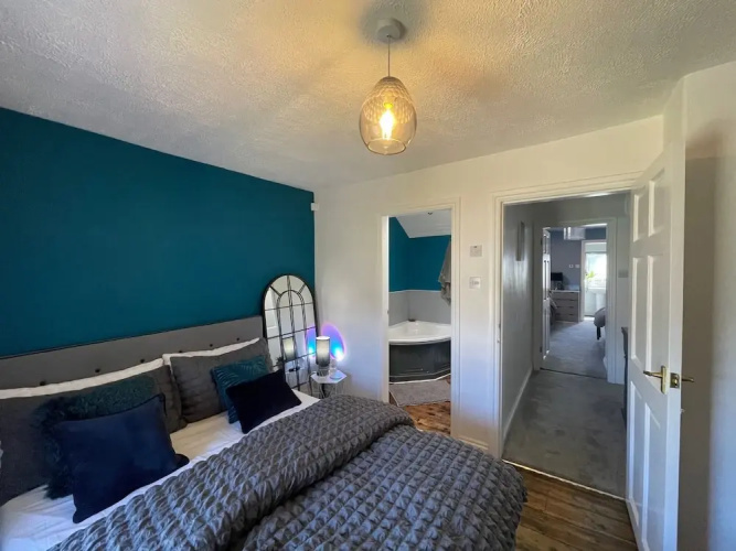 Cottage - Sleeps 4 - Pet Friendly - Terrace