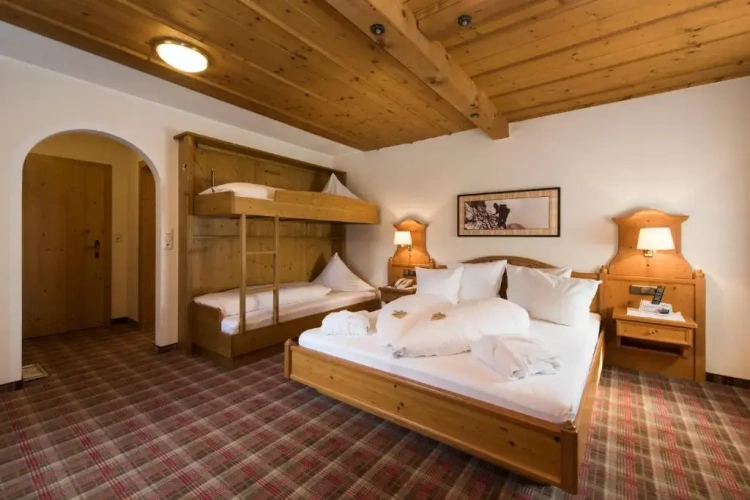 Classic Quadruple room