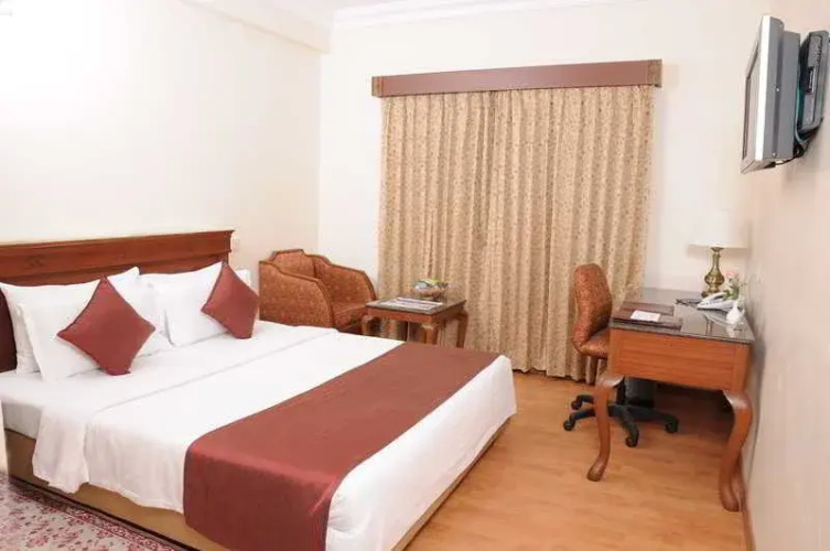Hotel Ramada Raj Park