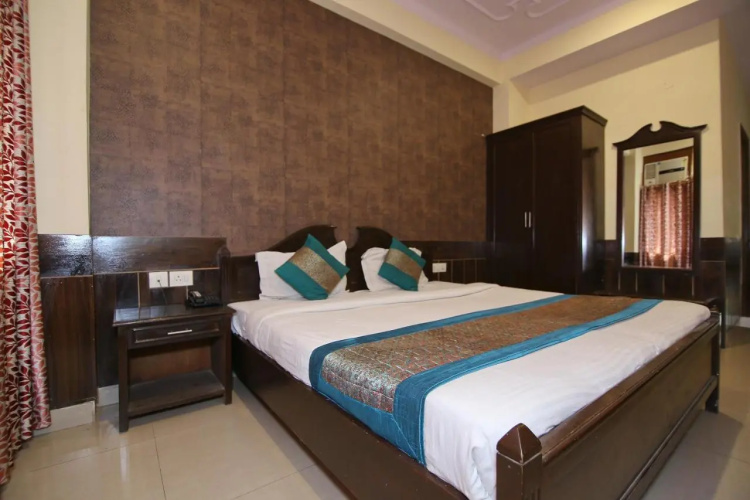 Hotel Sarthi