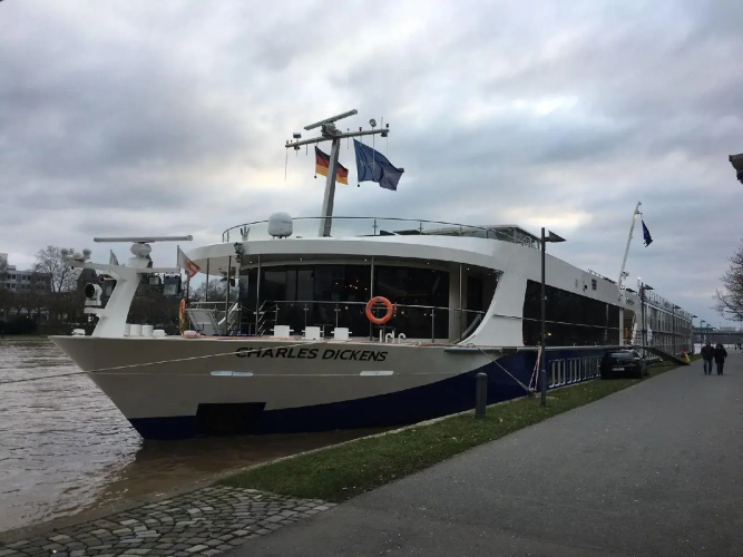 Select MS Charles Dickens - Neuss