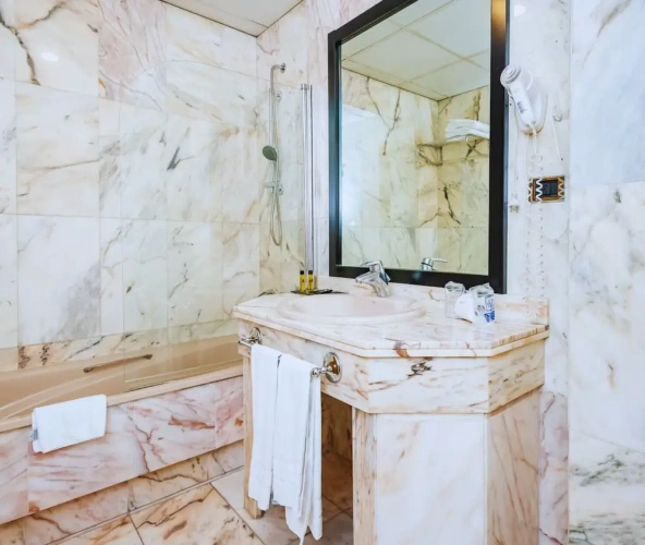 Standard Triple room