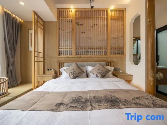 Standard room with river view