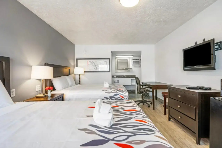 Americas Best Inn & Suites - Downtown Augusta