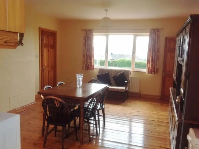 3 Bedrooms Cottage