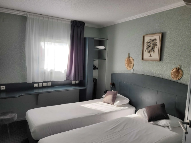 Standard Twin room