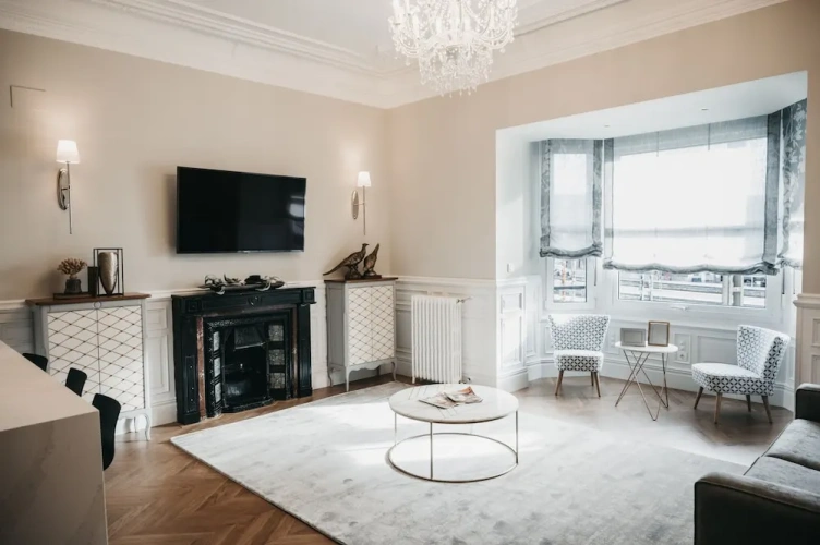 2 Bedrooms Apartment