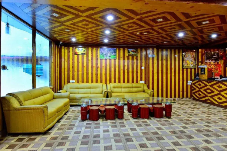 Oyo 30367 Rr Villa