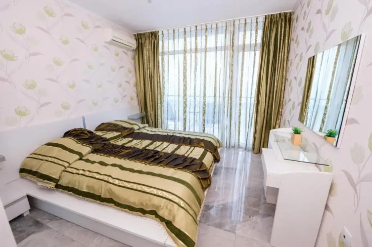 Apartment with sea view