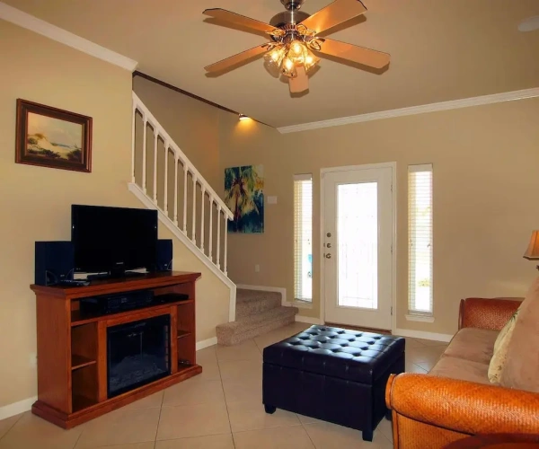 4 Bedrooms Cottage