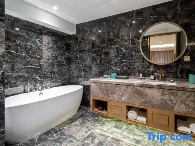 1 Bedroom Suite