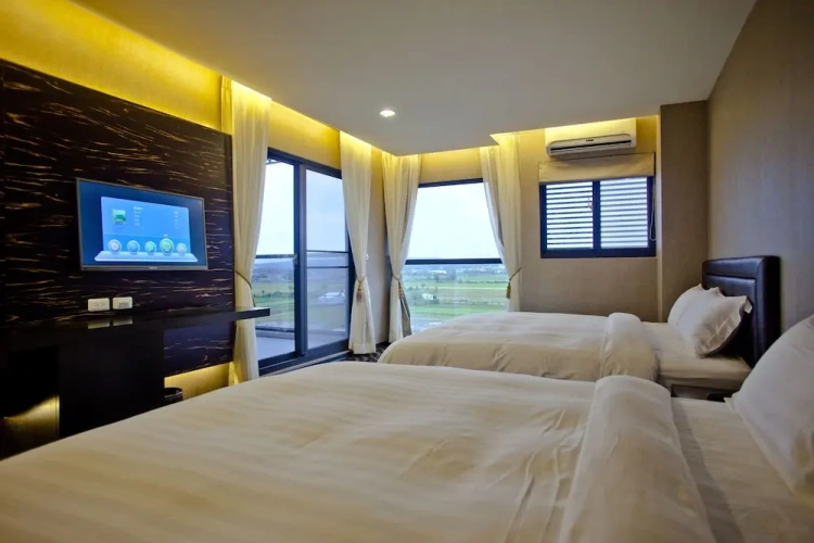 Standard Quadruple Family room with balcony