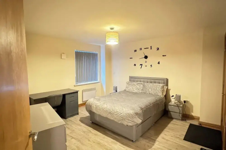 Spacious 2-bed Flat Next to Piccadilly Station
