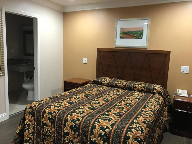 Fullerton Lodge