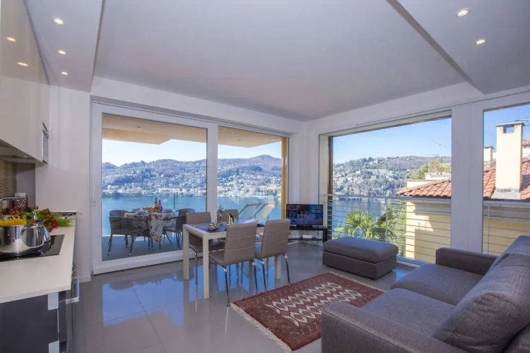 2 Bedrooms Royal Apartment with lake view