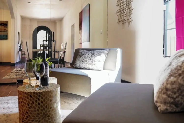 Walk to Boat Launch: Stylish Austin Gem