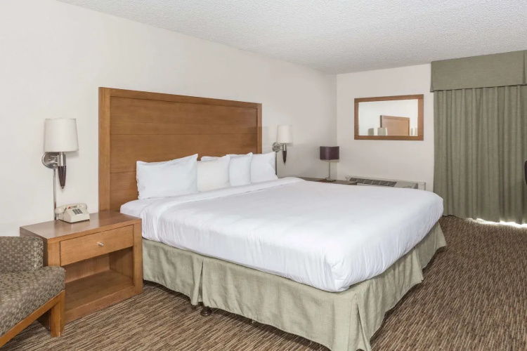The Grand Inn