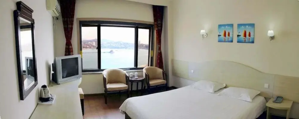 Qingdao Yahaige Hotel