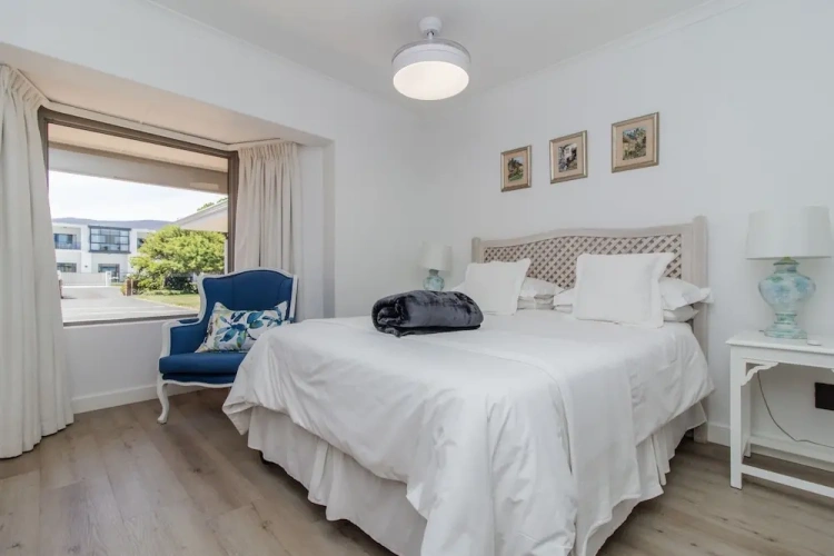 Deluxe Double Basement room with mountain view