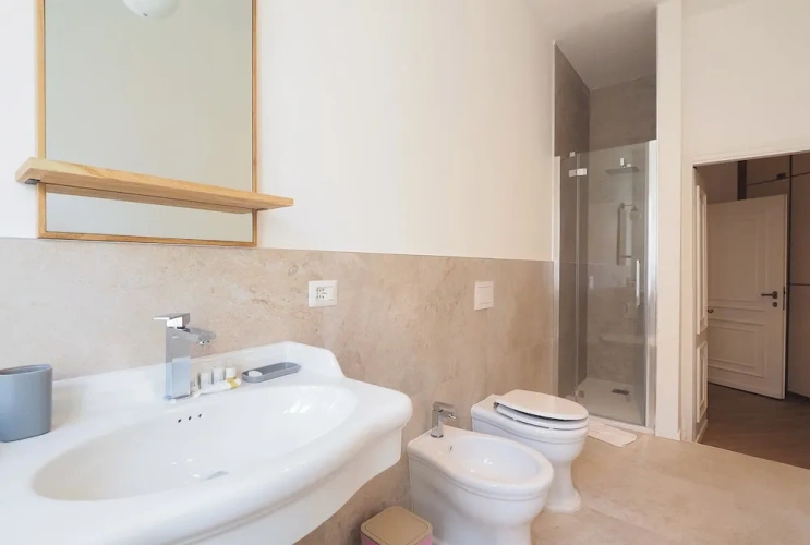 3 Bedrooms Apartment
