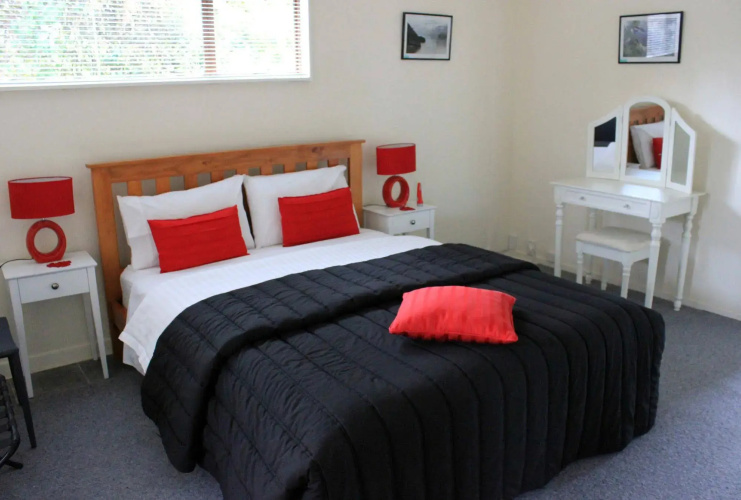 Maison De Rose Holiday Home