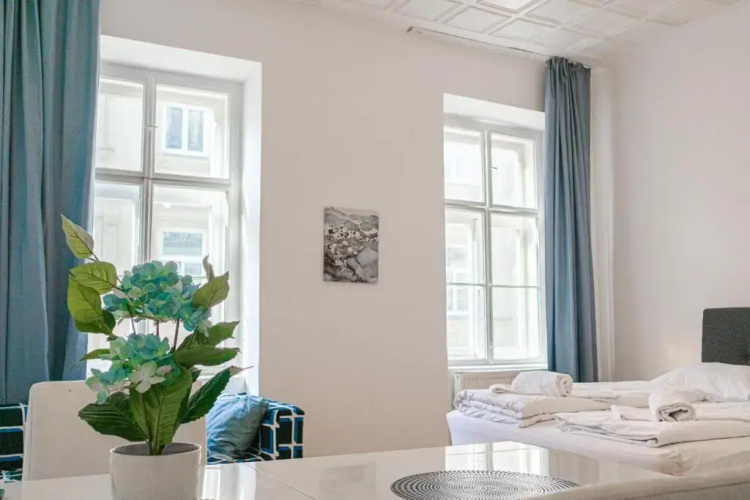 Central 3BR Shared Apartment - Bookable in Lockdown